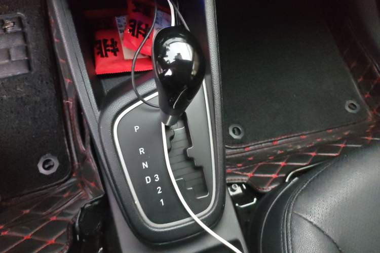 Used Hyundai Verna (older generation) 2017 1.4L Automatic YueXiang Connected Version China V Standard Gear Lever