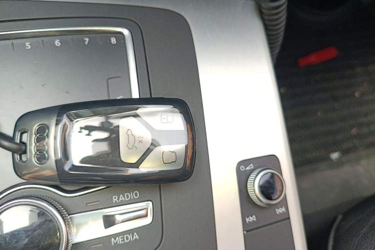 Used Audi Q5L 2020 Updated 40 TFSI Prestige Fashion Edition Vehicle Key