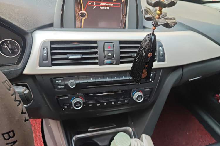 Used BMW 3 Series 2014 320Li Fashion Model
