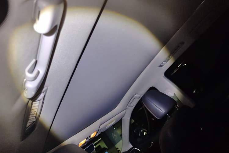 Used Toyota Highlander 2018 2.0T Four-Wheel Drive Luxury Version 7 Seats China VI Standard
