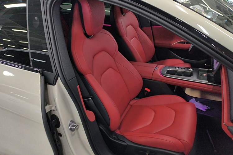 Used Xiaomi Auto SU7 2024 Rear-Drive Long-Range Intelligent Driving Version Right Front Seat