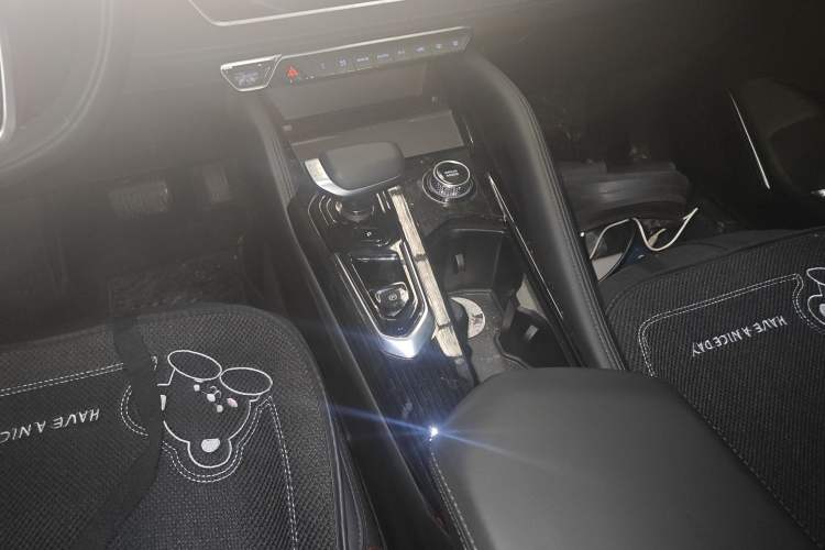 Used Geely Auto Monjaro L 2024 2.0TD High-Power Automatic Two-Wheel Drive Skyline Edition