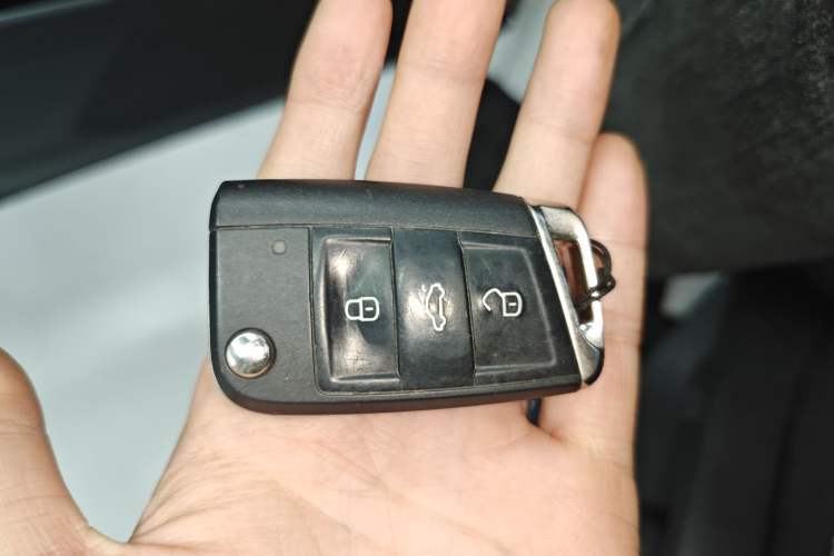 Used Volkswagen Tayron 2020 330TSI Two-Wheel Drive Luxury Connected Pro Edition
