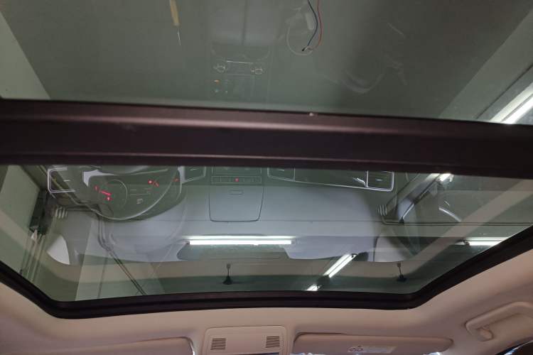 Used Volkswagen Touareg 2016 3.0 TSI High-End Version Headliner