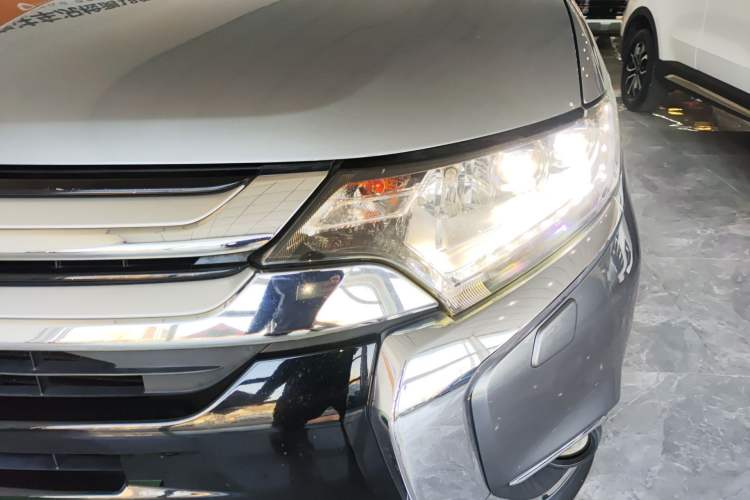 Used Mitsubishi Outlander 2016 2.4L 4x4 Elite Edition 5 Seats
