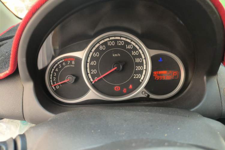 Used Mazda 2 2011 Xuan Dong 1.5L Automatic Luxury Edition