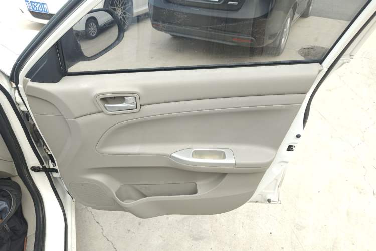 Used Changan Alsvin V3 2015 1.4L Manual Meiruan Model China V Standard