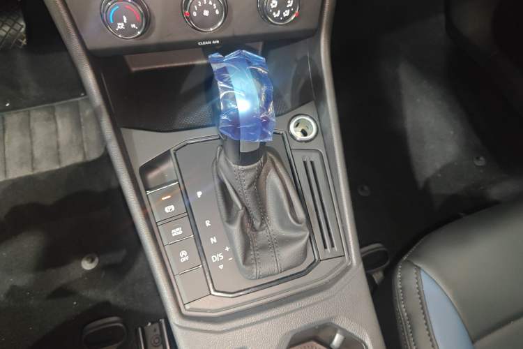 Used Volkswagen Lavida 2024 1.5L Automatic DeYi Edition Gear Lever