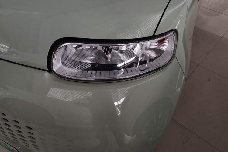 Used ORA White Cat 2022 Upgraded Model 305km Range Luxury Version Lithium-Ion Battery