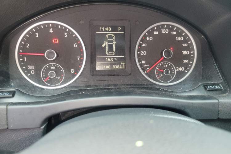 Used Volkswagen Tiguan 2016 300TSI Automatic Two-Wheel Drive Trend Edition Odometer Close Up