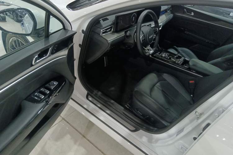 Used Kia K5 2025 2.0T Flagship Edition
