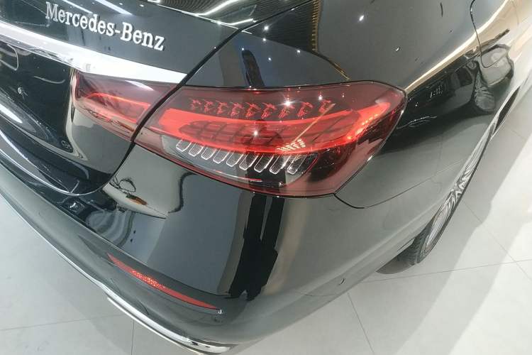 Used Mercedes-Benz E-Class 2023 Updated E 300 L Fashion Edition
