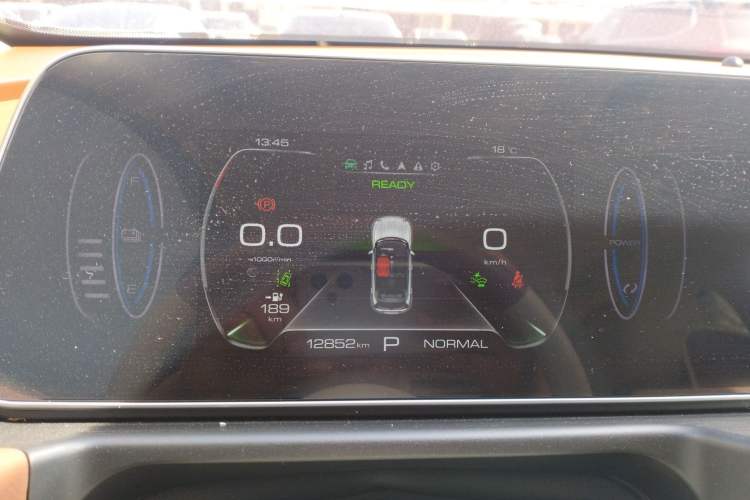 Used ORA Good Cat 2023 401 km Standard Range Comfort Version Lithium Iron Phosphate
