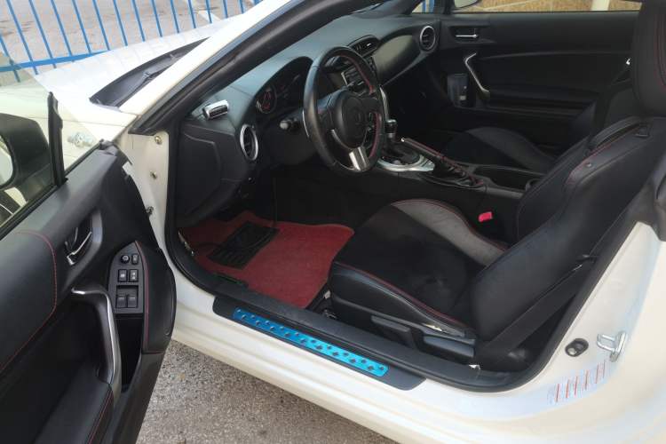 Used Toyota 86 2013 2.0L Automatic Luxury Version