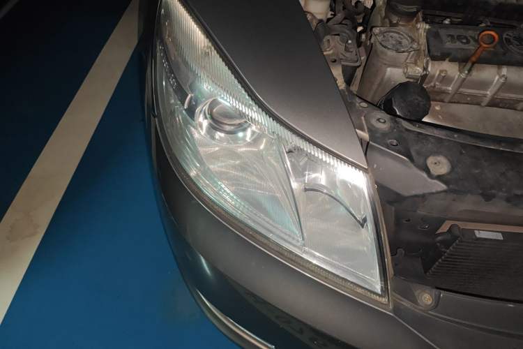 Used Skoda Octavia 2010 1.6L Automatic Yijun Edition Right Front Headlight