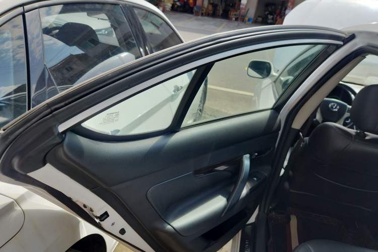 Used Changan Raeton 2014 1.8T Automatic Prestige Anniversary Edition China IV Standard
