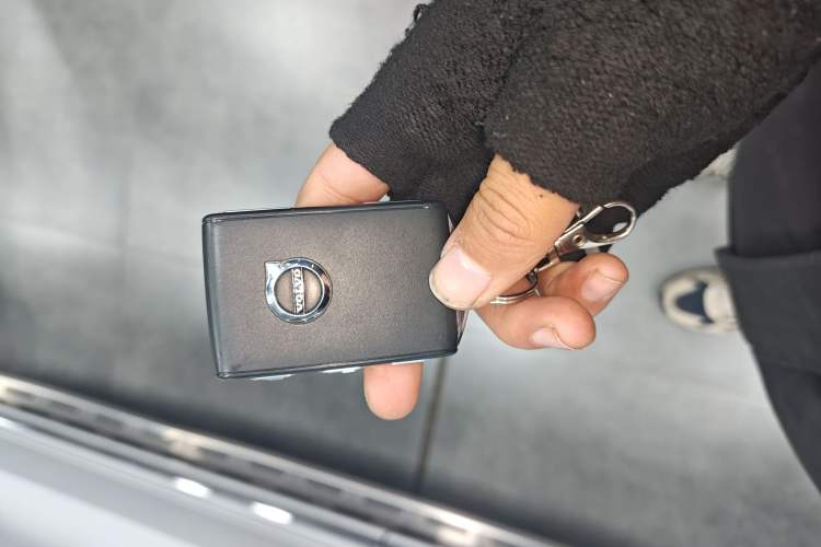 Used Volvo V90 2017 Cross Country T5 AWD Smart Range Edition