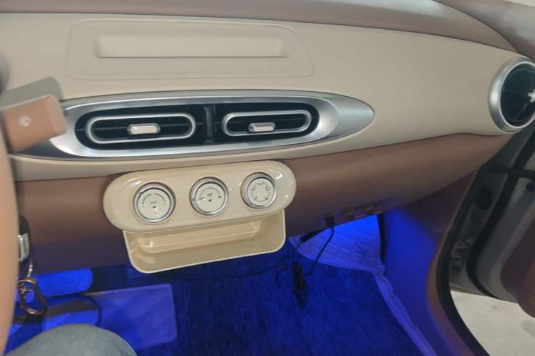Used Wuling Hongguang MINIEV 2025 Four-Door Version Advanced Edition
