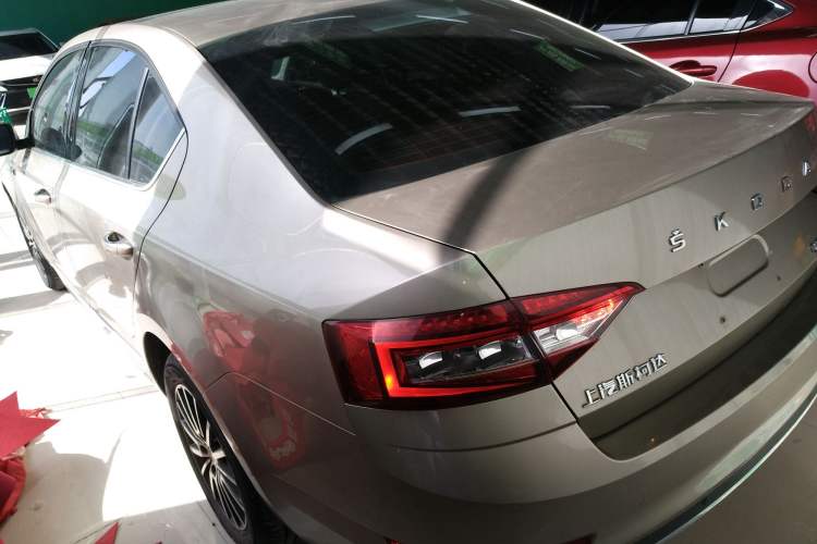 Used Skoda Octavia 2019 TSI230 DSG Smart & Comfort Edition China VI Standard
