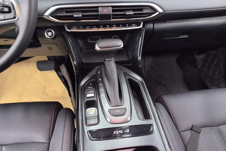 Used GAC Trumpchi GS4 2020 270T Automatic Luxury Smart Connectivity Version Gear Lever