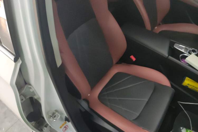 Used CHANGAN Eado 2023 Changan Edition PLUS Blue Whale NE 1.4T GDI DCT Prestige Version Right Front Seat