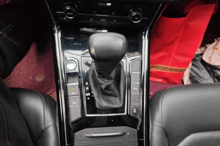 Used Volkswagen Phideon 2018 Revised Version 380TSI Two-Wheel Drive Business Edition