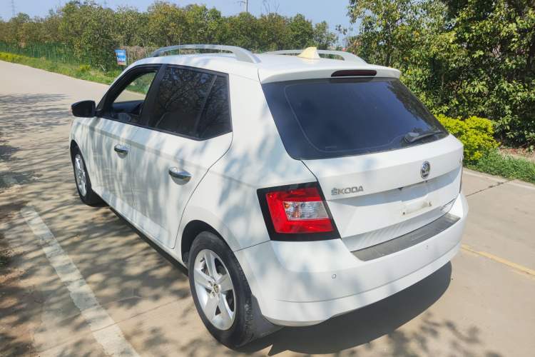 Used Skoda Fabia 2017 1.4L Automatic Car Enjoy Edition
