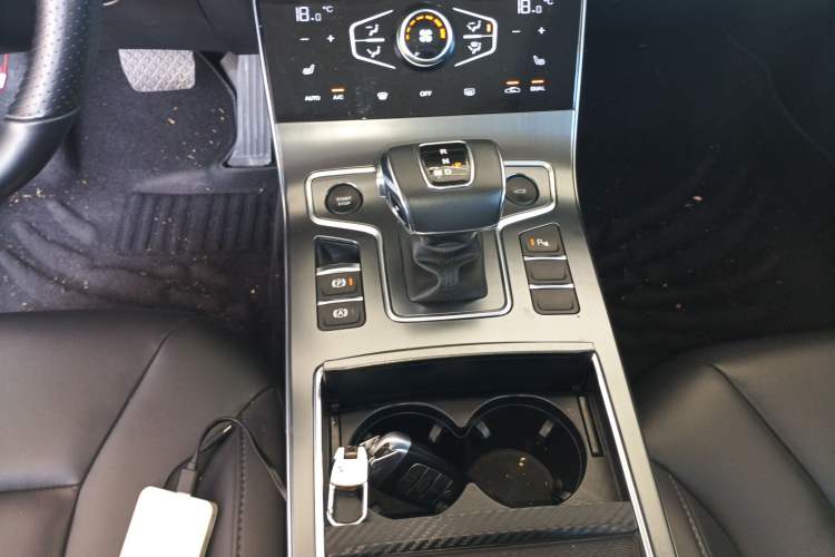 Used Hongqi H5 2022 Classic Model Facelift 1.8T Automatic Smart Connect Flagship Edition
