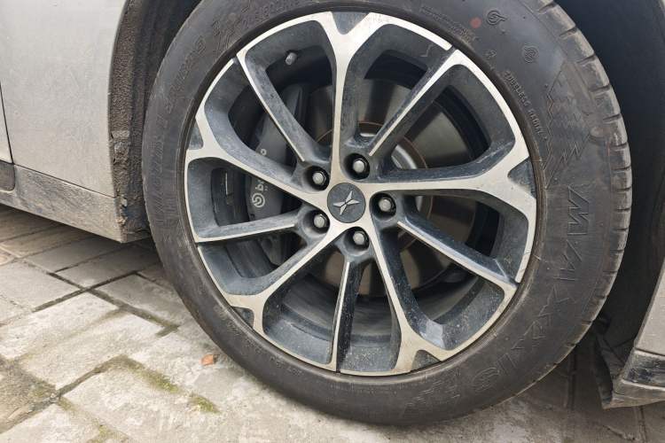 Used XPeng P7 2022 586E Right Front Wheel Hub