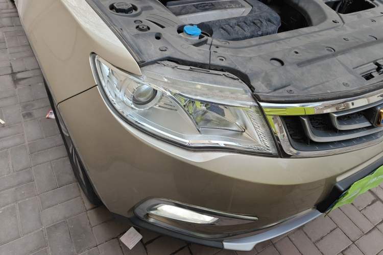 Used Geely Auto Emgrand X7 Sport 2016 2.0L Manual Smart Connect Version
