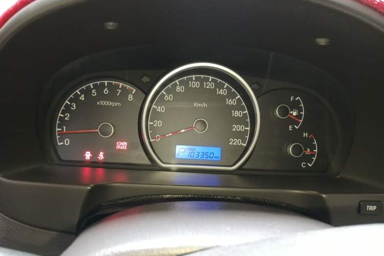 Used Hyundai Celesta 2015 1.6L Automatic Comfort Model Instrument Cluster