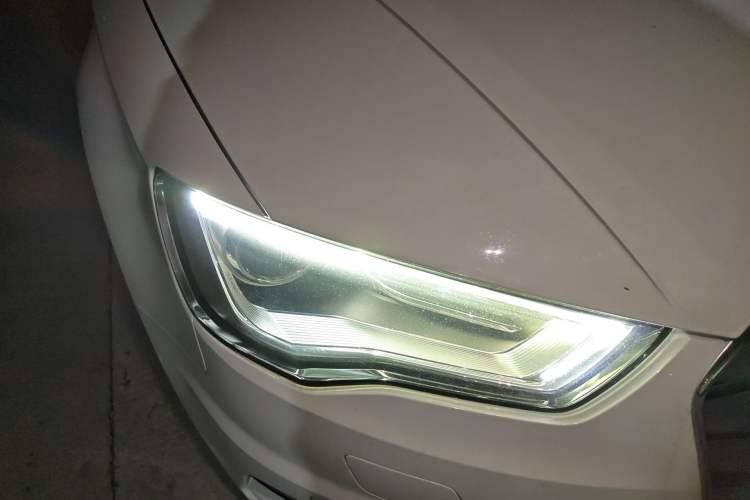 Used Audi A3 2017 Limousine 35 TFSI Fashion Model Right Front Headlight