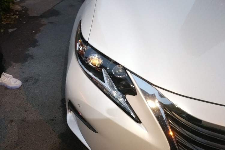 Used Lexus ES 2015 300h Luxury Edition Right Front Headlight