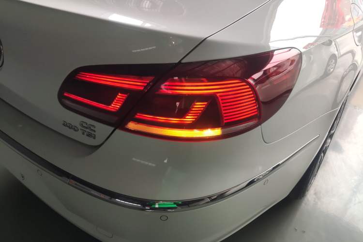 Used Volkswagen FAW-Volkswagen CC 2016 2.0 TSI Luxury Model Exterior 3