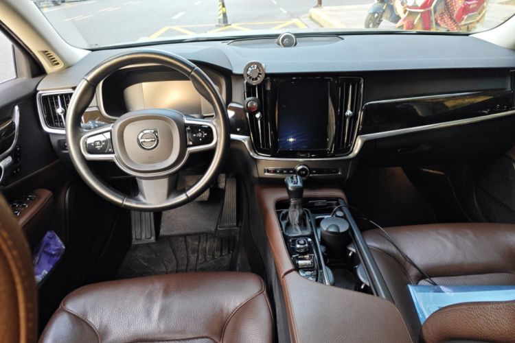 Used Volvo S90 2018 T5 Zhiyuan Edition Center Console