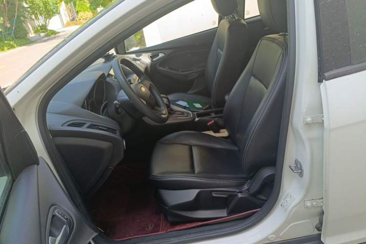 Used Ford Focus 2017 Hatchback 1.6L Automatic Comfort Plus SmartDrive Edition
