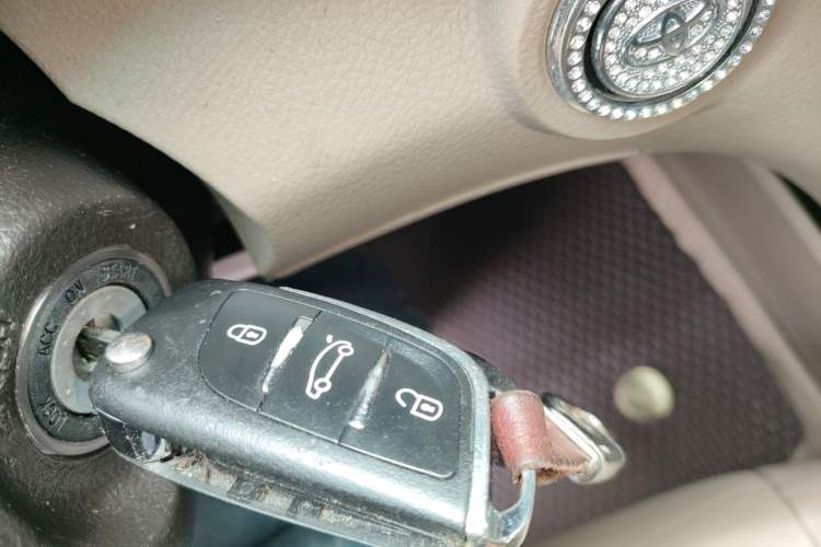 Used Toyota Highlander 2012 2.7L Two-Wheel Drive 7-Seater Luxury Edition Vehicle Key