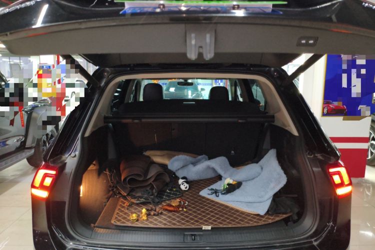 Used Volkswagen Tiguan L 2021 330TSI Automatic Two-Wheel Drive R-Line Enhanced Edition Trunk