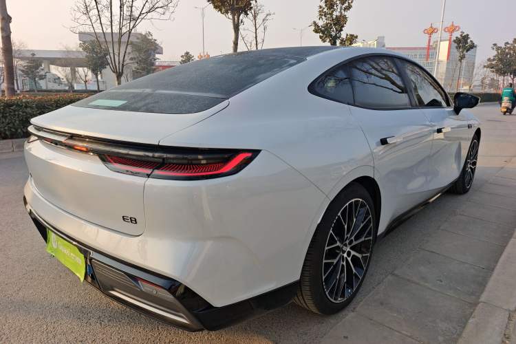 Used Geely Galaxy E8 2024 620 km All-Wheel-Drive Dragon Edition