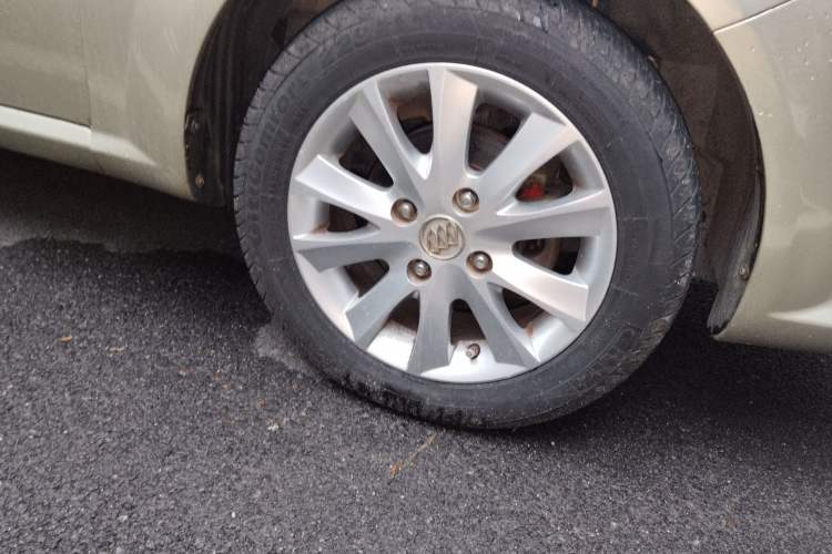 Used Buick Excelle 2011 1.6 LE-AT Right Front Wheel Hub