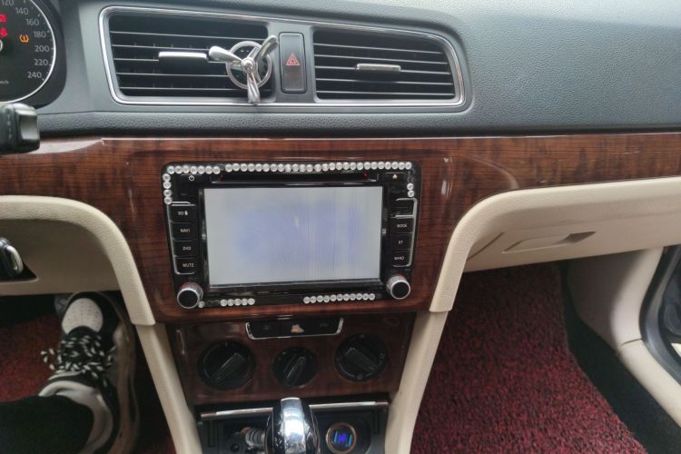 Used Volkswagen Lavida 2013 Restyled Classic 1.6L Automatic Comfort Edition Audio And AC Panel