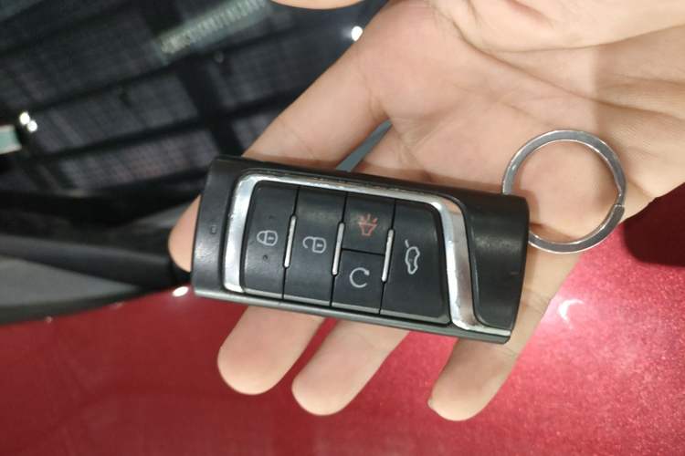 Used GAC Trumpchi GS7 2017 320T Two-Wheel-Drive Luxury Smart Connectivity Model Interior 1