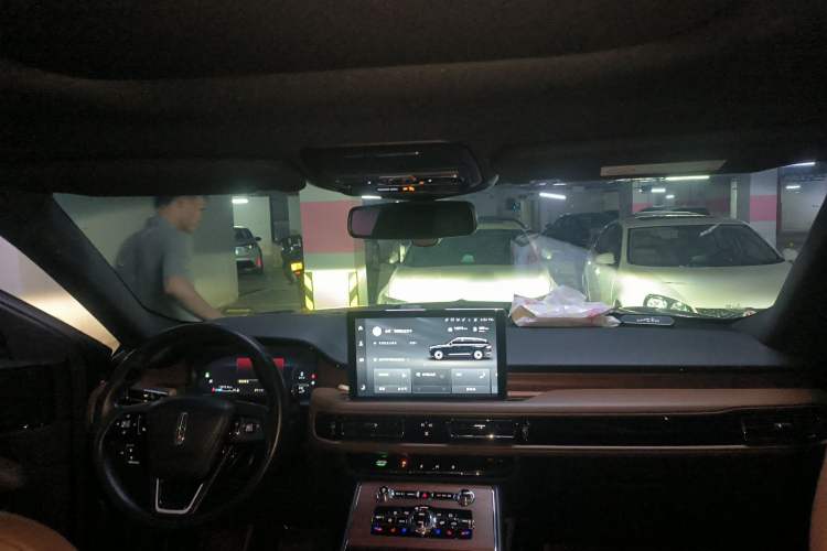 Used Lincoln Aviator 2023 3.0T V6 All-Wheel-Drive Executive Cruise Version Six Seats
