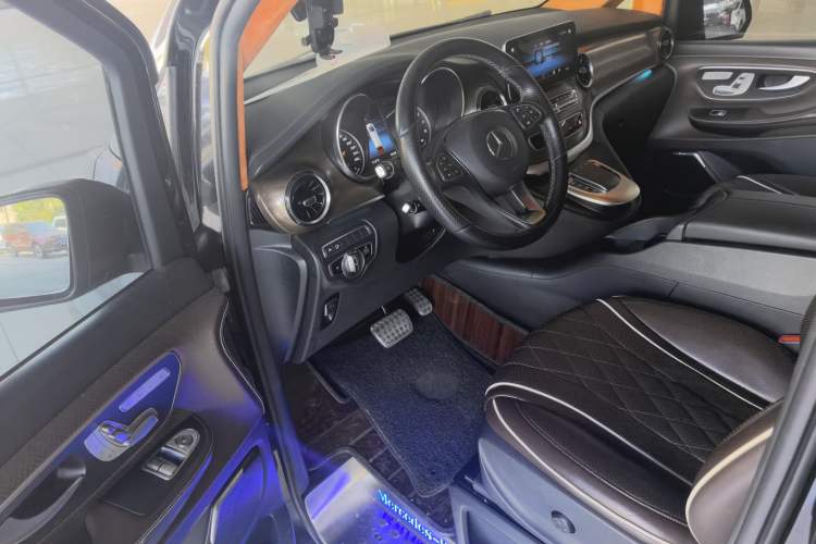 Used Mercedes-Benz V-Class 2021 V 260 Avantgarde Edition
