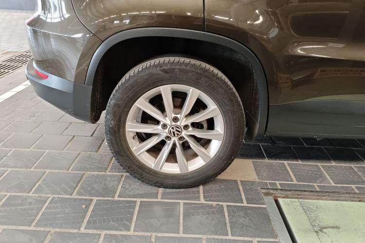 Used Volkswagen Tiguan L 2016 280TSI Automatic Two-Wheel-Drive Silk Road Style Edition