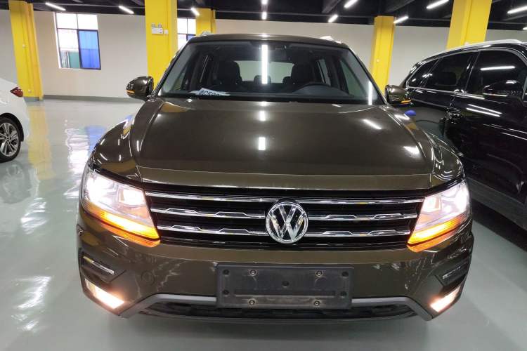 Used Volkswagen Tiguan L 2019 330TSI Automatic Two-Wheel Drive Panoramic Comfort Edition China VI Standard
