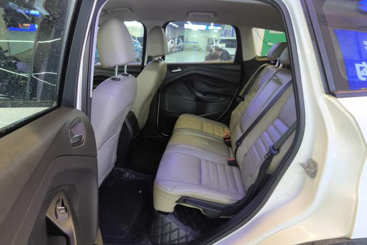 Used Ford Kuga 2013 1.6L GTDi Two-Wheel-Drive Comfort Model
