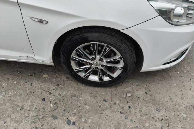 Used BAIC Senova D50 2014 1.5L manual comfort version Right Front Wheel Hub