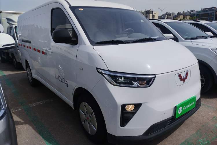 Used Wuling Yangguang 2024 300km Comfort Version with Sealed Windows 75kW
