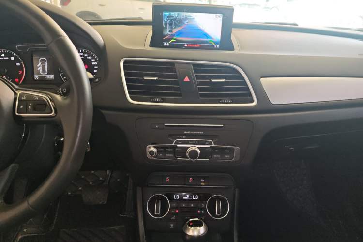 Used Audi Q3 2017 30 TFSI Fashion Model
